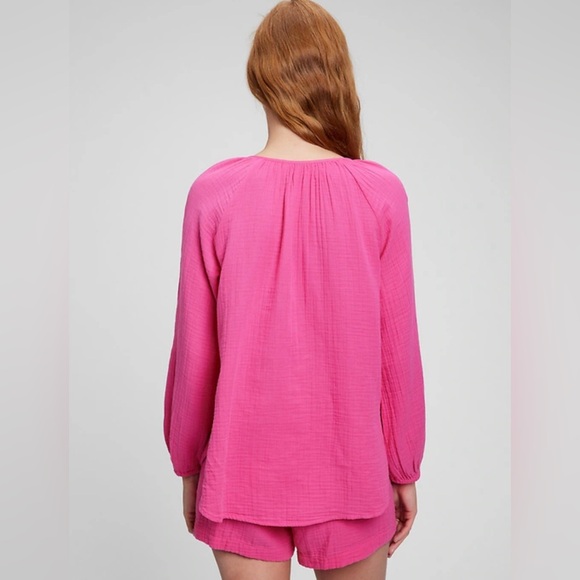 Gap Crinkle Gauze Boatneck Button-Front Top in Bright Pink - Picture 2 of 9